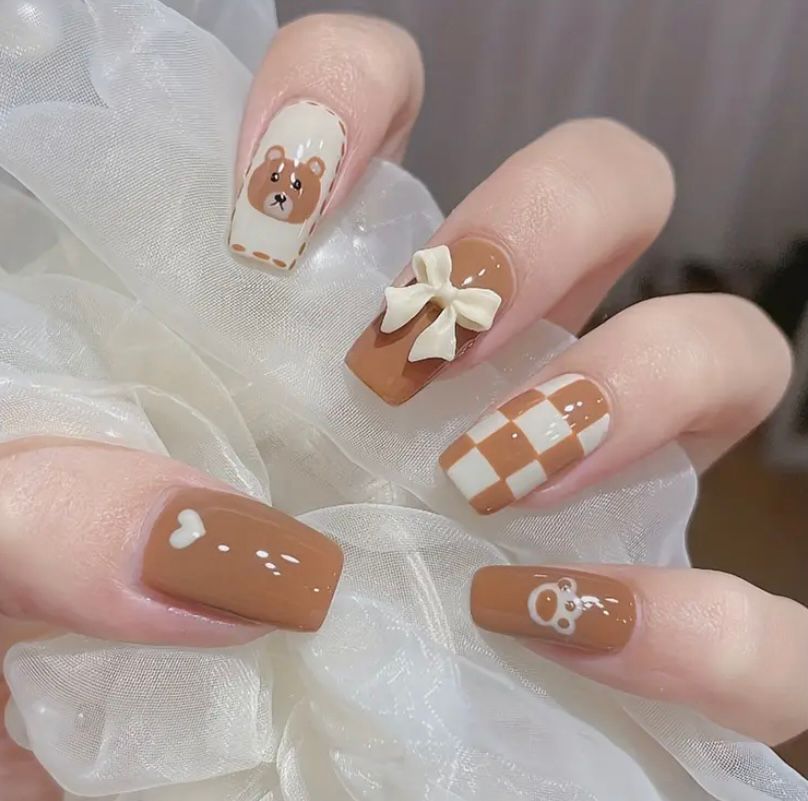 Uñas Press On Bear Chocolate