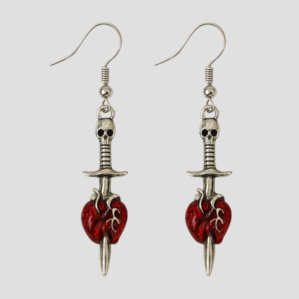 Aretes "Heartless Blade" Colección Broken Hearts